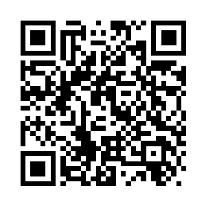 在一群正在集结的远征军头顶爆炸二维码生成