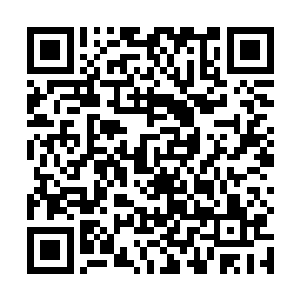 在全场考生都还在思考或者在草稿纸上涂涂画画的时候二维码生成