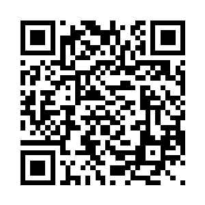 在出蛇的窟窿上边有一团脸盆大的黑雾二维码生成