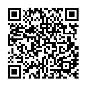 在别的公司你去见客户可能需要等待或者人家根本就不理你二维码生成