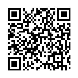 在和司南下一起将李铁刚送到楼下后二维码生成