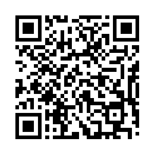 在地上跳来跳去找里面有没有自己喜欢的二维码生成