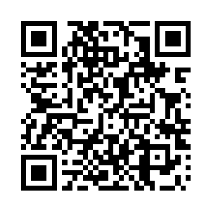 在巨大的森林中猛兽拉出一条长长的黑线二维码生成