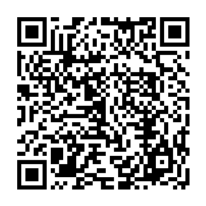 在牢房外的刘铁成默默的低头为成国公世子和安国公世子两大公认的金龟婿哀悼二维码生成