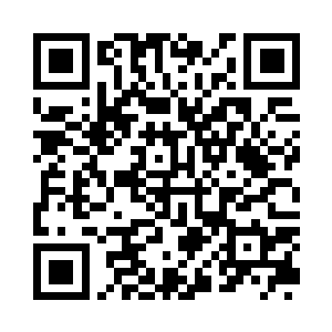 在看着站在大殿台阶上的齐天君等人二维码生成