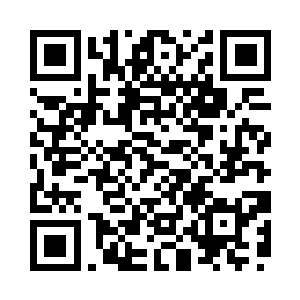 在篮球场之外的教学楼里也都塞满了人二维码生成