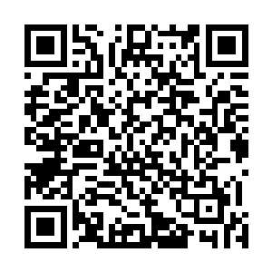 在这包厢里面才有几个眯缝着眼睛的人打了哈欠醒了过来二维码生成