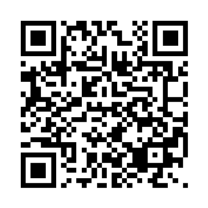 在这方圆百米之内的中间飘浮着一个云台二维码生成