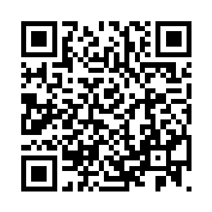 在那曾经的布伦特伍德的家的前园草坪上二维码生成