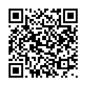 在门还未被踹开之前将她拉离了原位二维码生成