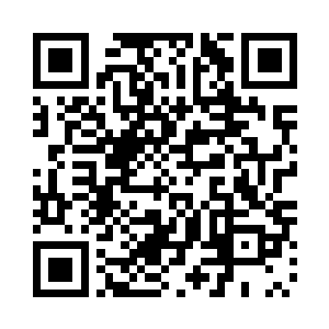 在高梓惜以及高一三班同学们的脸上一一扫过二维码生成