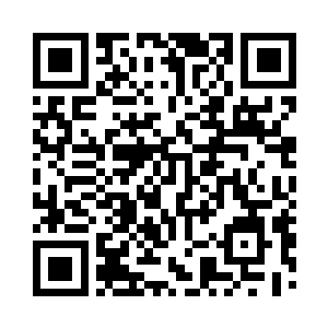 坐在床上缓缓的将身体向着妮子压了下去二维码生成