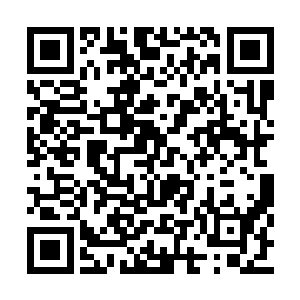 坐在旁边一直没有说话的路德格突然冒出声音来二维码生成