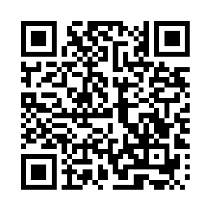 坐在这专门为招待他们准备的美味佳肴前二维码生成