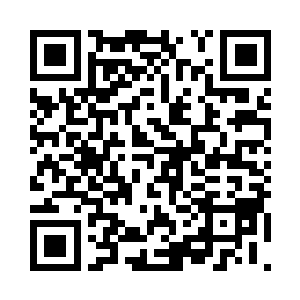 坚硬的街面上出现了无数道深不见底的裂缝二维码生成