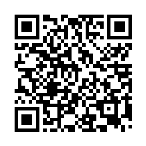 夏云杰见沈丽缇突然拿着筷子在那里发呆二维码生成