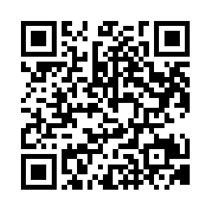 夏天亲昵的拽着老头破旧的大绿军袄衣角二维码生成