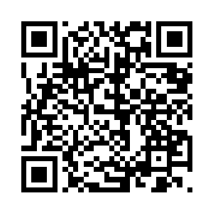 夏天从对方的目光之中看出了戏嚯的神情二维码生成