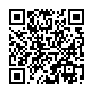 夏泽冷冷的看着这些靠近自己的军人二维码生成