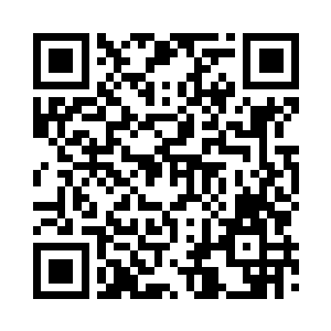 夏秋的行李卷扑通一声就掉在了地上二维码生成