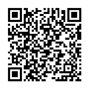 外面盛传重伤昏迷不醒的南宫流云此时正悠闲地斜靠在软榻上二维码生成