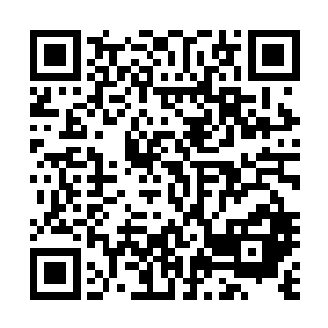 多特洛夫恋恋不舍地拿出一张淡黄色的卷轴―那是主教大人二维码生成