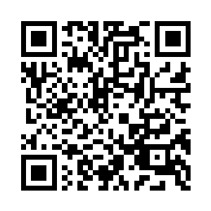 大伯朱守仁等人簇拥着一脸无奈的朱平安二维码生成