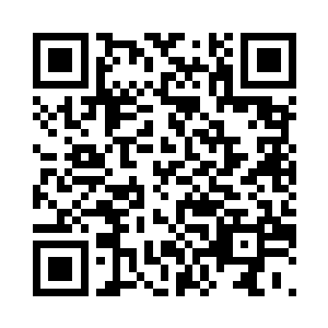 大家都用看鬼一样的目光看着这群人二维码生成