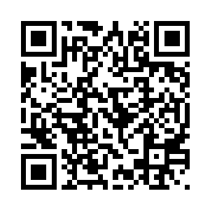 大家都认真地看着暖玉炒菜的样子二维码生成