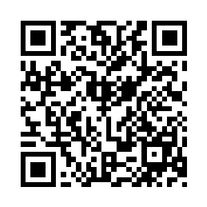 大户人家在花园中伺候的下人便最是烦恼二维码生成