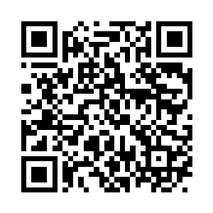 大白瞪着懵懵的大龙眼看着前面漆黑的地方二维码生成