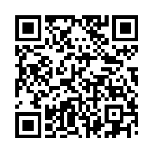 大白郁闷的看着这个还没有自己头大的小男孩二维码生成