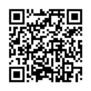 大眼睛水汪汪瞅着男人正在舀粥的大手二维码生成