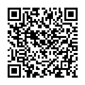 大量的黑色气体正在源源不断地入侵马文的身体二维码生成