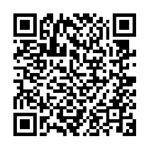 天道竟然是坐在原先苏在天的那个位置上耀武扬威的哈哈大笑着二维码生成