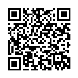 夫妻俩都小心翼翼地给小杰布擦药二维码生成