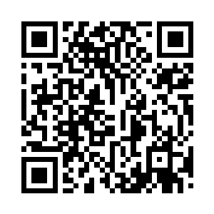 奔跑着的万石战士心里焦急想着活命的办法二维码生成