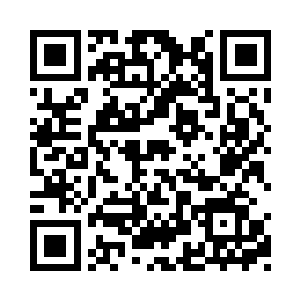 奥古斯都一世在距离宁婉悠三步远的地方站住二维码生成