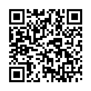 女孩柳清雪从衣服中掏出了一张明信片二维码生成