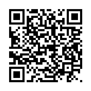 奶奶和姜闫以及谢一鸣都在会所一楼待着二维码生成