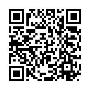 她不知从哪里抽出了一根浅色的皮带二维码生成