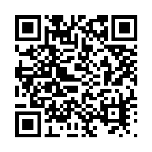 她们自从进入了北方就一直在这样做二维码生成