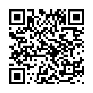 她只得硬着头皮拦下了眼前的俩人二维码生成