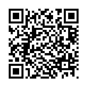 她和夏侯赢两个人似乎就挂在斜坡上二维码生成