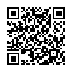 她喜欢的人居然是一个年级和她差不多的少女二维码生成