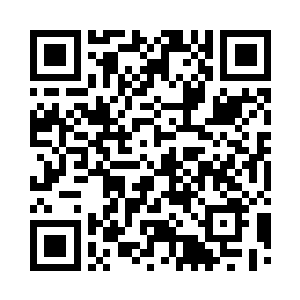 她在睁开眼睛的时候就看到了面前的脸二维码生成