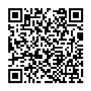 她就认为周利民一定是收取了那些奸商的巨额好处二维码生成