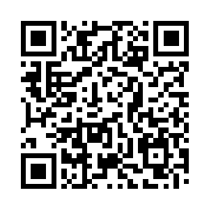 她尽量选择那些动作轻柔的姿势来舞动二维码生成