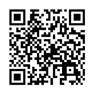 她望着排成一条长龙似的堵车队伍二维码生成