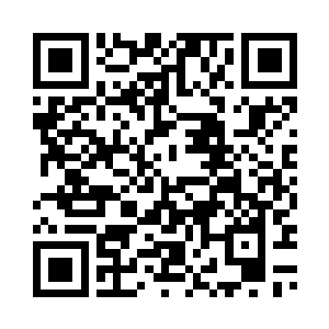 她望着脚下的庄园――这只沉睡的二维码生成